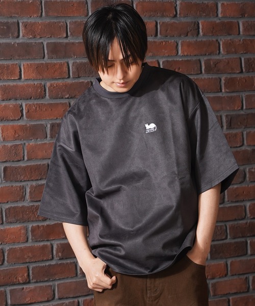 1111clothing(ワンフォークロージング)の「ガール&クロネコ スエードTシャツ / Girl & Kuroneko Suede T-Shirt(Tシャツ/カットソー・レディース・ブラック/オフホワイト/グレー・L/M)」の5枚目の写真