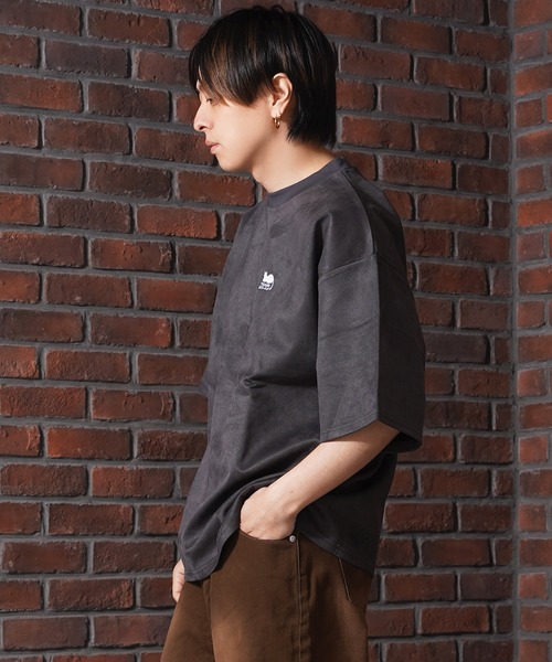 1111clothing(ワンフォークロージング)の「ガール&クロネコ スエードTシャツ / Girl & Kuroneko Suede T-Shirt(Tシャツ/カットソー・レディース・ブラック/オフホワイト/グレー・L/M)」の6枚目の写真