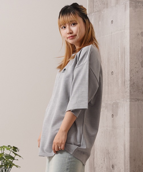 1111clothing(ワンフォークロージング)の「ガール&クロネコ スエードTシャツ / Girl & Kuroneko Suede T-Shirt(Tシャツ/カットソー・レディース・ブラック/オフホワイト/グレー・L/M)」の14枚目の写真