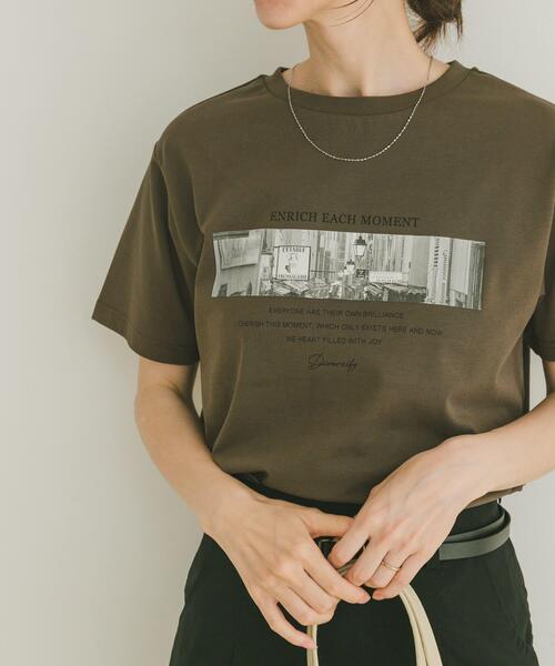 ITEMS URBANRESEARCH（アイテムズ アーバンリサーチ）の「フォトプリントTシャツ（Tシャツ/カットソー・レディース・ホワイト/ブラック/ホワイト系その他/ピンク/ブラウン/ベージュ・FREE）」の4枚目の写真