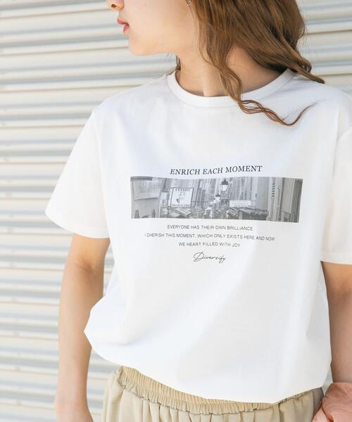 ITEMS URBANRESEARCH（アイテムズ アーバンリサーチ）の「フォトプリントTシャツ（Tシャツ/カットソー・レディース・ホワイト/ブラック/ホワイト系その他/ピンク/ブラウン/ベージュ・FREE）」の19枚目の写真