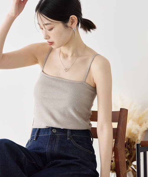 AMERICAN HOLIC（アメリカンホリック）の「カップ付きラメリブキャミソール（キャミソール・レディース・ライトベージュ/チャコールグレー/ブルー/オフホワイト/ライトグレー・M/L）」の6枚目の写真