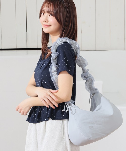 Honeys（ハニーズ）の「シアーギャザーショルダー（ショルダーバッグ・レディース・ピンク/ライトグレー/アイボリー/ブラック/サックスブルー系・FREE）」の4枚目の写真