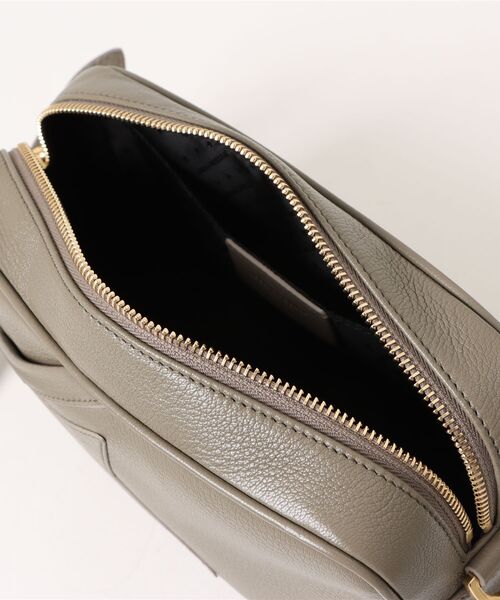 GOLDEN GOOSE（ゴールデングース）の「Star Bag レザー（セージグリーン） トーン・オン・トーンスター（ショルダーバッグ・レディース・セージグリーン・U）」の8枚目の写真