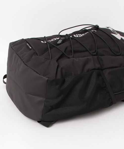 UNDER ARMOUR（アンダーアーマー）の「UAハッスル スポーツ バックパック（トレーニング/メンズ/レディース）（バックパック/リュック・レディース・ブラック・ONESIZE）」の3枚目の写真