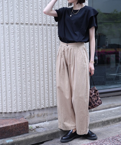 each（イーチ）の「ラッフルフリルスリーブコンパクトTシャツ（Tシャツ/カットソー・レディース・ホワイト/ブラック・FREE）」の10枚目の写真