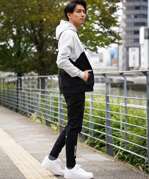LUXE/R GOLF(ラグジュ ゴルフ)の「(RM)【LUXE/R GOLF】ストレッチ ブロード バイカラー フード プルオーバー シャツ(パーカー・メンズ・チャコールグレー×ブラック/ライトグレー系/ベージュ×ブラック/ホワイト×ブラック・XL/L/M)」の6枚目の写真