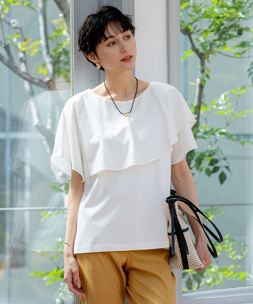 23区 S(ニジュウサンクチイサイサイズ)の「【汗じみ防止/洗える】スムースデザイン ラッフルカラー カットソー(Tシャツ/カットソー・レディース・ブラック系/ホワイト系・32)」の2枚目の写真
