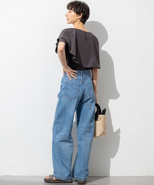 23区 S(ニジュウサンクチイサイサイズ)の「【汗じみ防止/洗える】スムースデザイン ラッフルカラー カットソー(Tシャツ/カットソー・レディース・ブラック系/ホワイト系・32)」の10枚目の写真