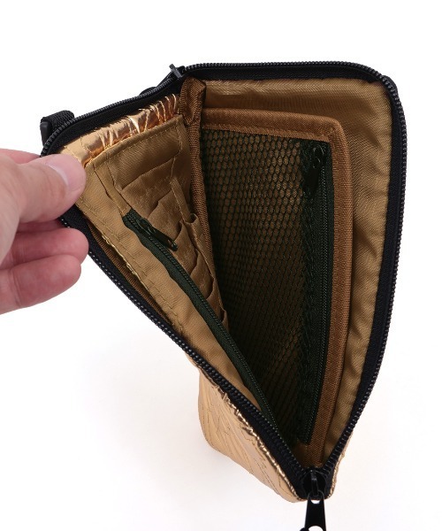 チチカカ（チチカカ）の「シャイニーキルティングスマホショルダーポーチ（ショルダーバッグ・レディース・ホワイト/シルバー/ゴールド・FREE）」の16枚目の写真