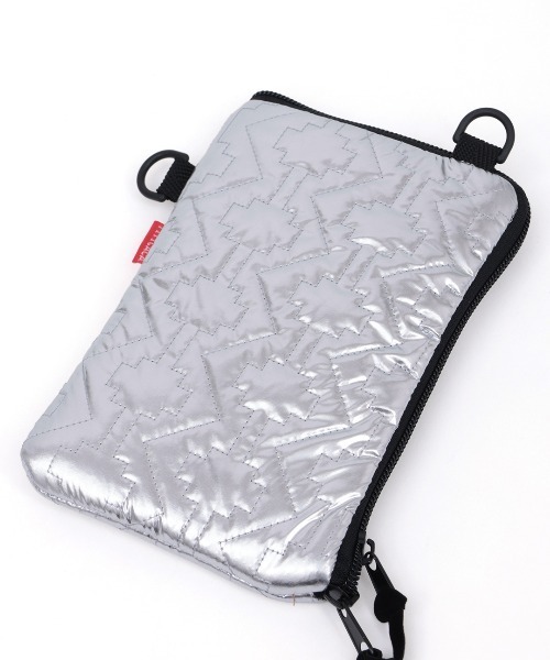 チチカカ（チチカカ）の「シャイニーキルティングスマホショルダーポーチ（ショルダーバッグ・レディース・ホワイト/シルバー/ゴールド・FREE）」の17枚目の写真