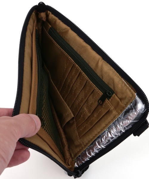 チチカカ（チチカカ）の「シャイニーキルティングスマホショルダーポーチ（ショルダーバッグ・レディース・ホワイト/シルバー/ゴールド・FREE）」の19枚目の写真