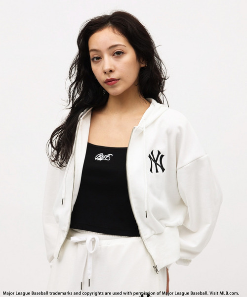 BACK TO THE FIELD(バック トゥー ザ フィールド)の「【MLB】刺しゅうロゴショートZIPパーカー(パーカー・レディース・ブラック/ホワイト/ブルー/グレー/ピンク・FREE)」の17枚目の写真