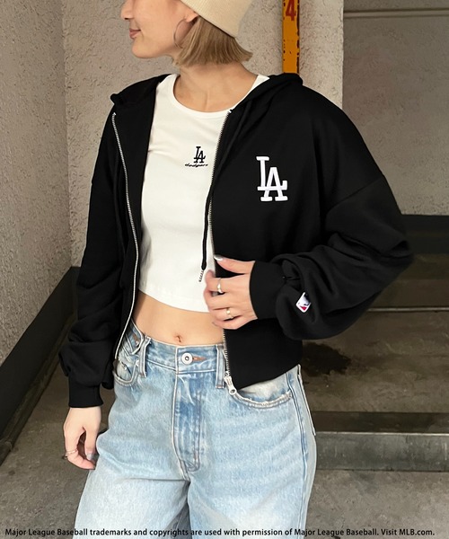 パーカー 「MLB」刺繍ロゴショートZIPパーカー レディース MLB】刺繍ロゴショートZIPパーカー BACK TO THE FIELD