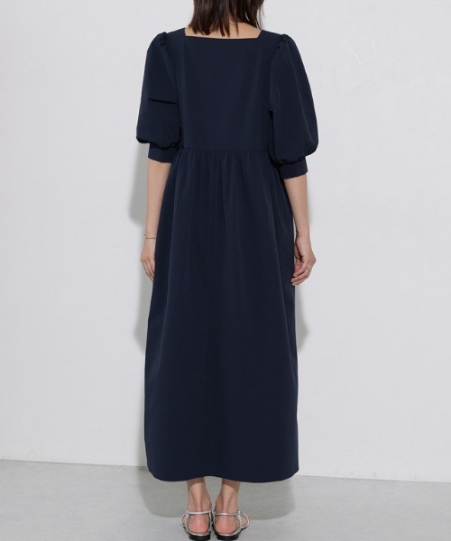 Pierrot(ピエロ)の「リップルパフスリーブワンピース(ワンピース・レディース・ブラック/ネイビー・PM/M/L)」の22枚目の写真