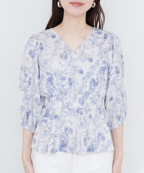natural couture（ナチュラルクチュール）の「【WEB限定】淡彩フラワーVネックペプラムブラウス（シャツ/ブラウス・レディース・ブラック系その他/グリーン/サックスブルー・FREE）」の9枚目の写真