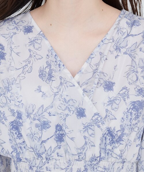 natural couture（ナチュラルクチュール）の「【WEB限定】淡彩フラワーVネックペプラムブラウス（シャツ/ブラウス・レディース・ブラック系その他/グリーン/サックスブルー・FREE）」の13枚目の写真