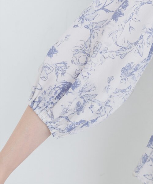 natural couture（ナチュラルクチュール）の「【WEB限定】淡彩フラワーVネックペプラムブラウス（シャツ/ブラウス・レディース・ブラック系その他/グリーン/サックスブルー・FREE）」の16枚目の写真