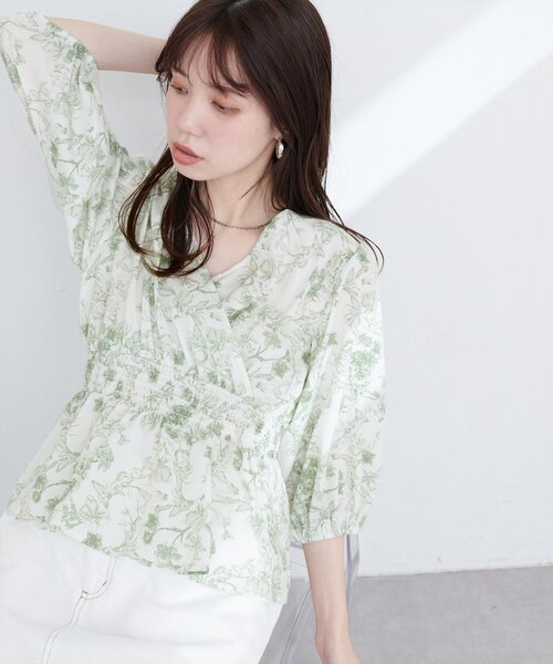 natural couture（ナチュラルクチュール）の「【WEB限定】淡彩フラワーVネックペプラムブラウス（シャツ/ブラウス・レディース・ブラック系その他/グリーン/サックスブルー・FREE）」の17枚目の写真