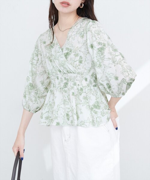 natural couture（ナチュラルクチュール）の「【WEB限定】淡彩フラワーVネックペプラムブラウス（シャツ/ブラウス・レディース・ブラック系その他/グリーン/サックスブルー・FREE）」の18枚目の写真