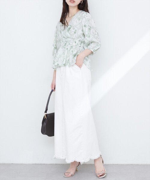 natural couture（ナチュラルクチュール）の「【WEB限定】淡彩フラワーVネックペプラムブラウス（シャツ/ブラウス・レディース・ブラック系その他/グリーン/サックスブルー・FREE）」の19枚目の写真