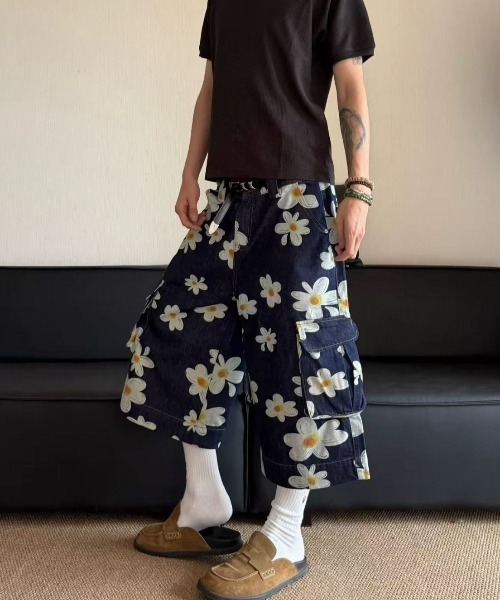 FreeZone(フリーゾーン)の「デイジープリント ワイドカーゴショーツ(デニムパンツ・メンズ・ダークブルー・S/M/L)」の10枚目の写真