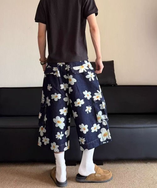 FreeZone(フリーゾーン)の「デイジープリント ワイドカーゴショーツ(デニムパンツ・メンズ・ダークブルー・S/M/L)」の8枚目の写真