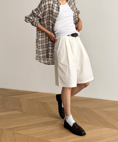 CANAL JEAN(キャナルジーン)の「MAYSEVEN ダブルタックハーフパンツ(その他パンツ・レディース・ホワイト/ブラック/ベージュ・SMALL/MEDIUM)」の7枚目の写真