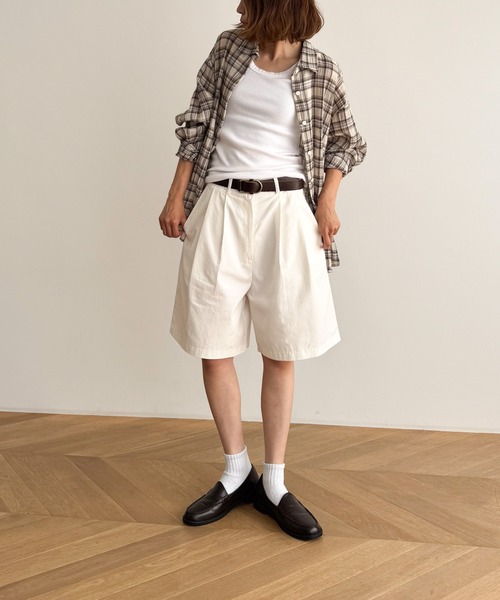 CANAL JEAN(キャナルジーン)の「MAYSEVEN ダブルタックハーフパンツ(その他パンツ・レディース・ホワイト/ブラック/ベージュ・SMALL/MEDIUM)」の8枚目の写真