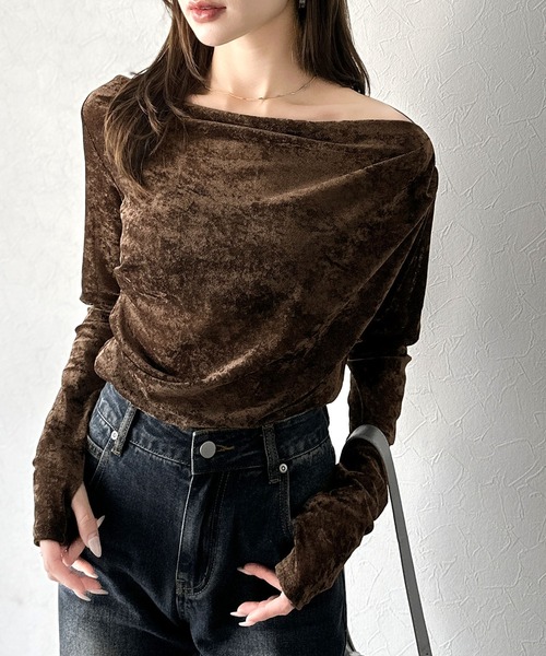 mily bilet(ミウィビレット)の「【mily bilet】一歩先のオシャレにアップデート!シアーベロアワンオフショルドレーププルオーバー(サムホール付き)(Tシャツ/カットソー・レディース・グレー/ピンクベージュ/ブラウン/ブラック・LARGE/X-LARGE/SMALL/MEDIUM)」の3枚目の写真