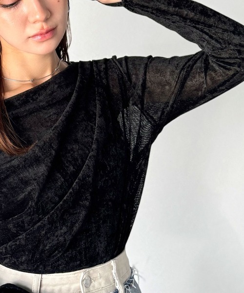 mily bilet(ミウィビレット)の「【mily bilet】一歩先のオシャレにアップデート!シアーベロアワンオフショルドレーププルオーバー(サムホール付き)(Tシャツ/カットソー・レディース・グレー/ピンクベージュ/ブラウン/ブラック・LARGE/X-LARGE/SMALL/MEDIUM)」の11枚目の写真
