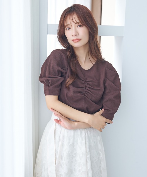 mysty woman(ミスティウーマン)の「フロントギャザーカットSS 581409(Tシャツ/カットソー・レディース・ブラウン/ブラック/アイボリー・FREE)」の3枚目の写真