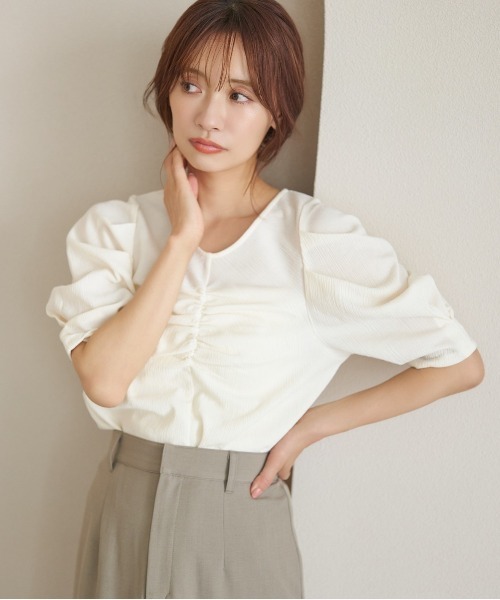 mysty woman(ミスティウーマン)の「フロントギャザーカットSS 581409(Tシャツ/カットソー・レディース・ブラウン/ブラック/アイボリー・FREE)」の1枚目の写真