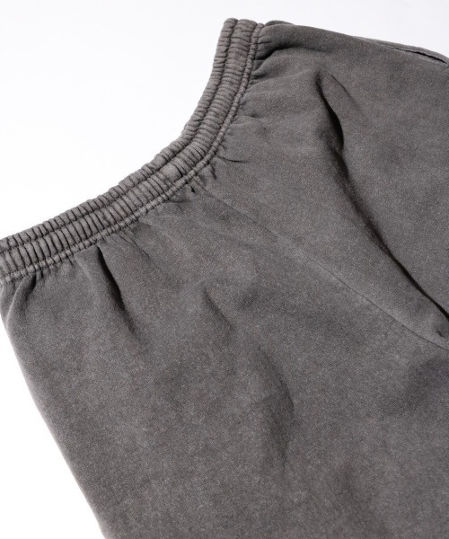2AM(ツーエイエム)の「JERZEES / ジャージーズ UNISEX PIGMENT DYE SWEAT SHORTS ピグメントダイ(その他パンツ・メンズ・ブラック/グリーン/レッド/グレー・MEDIUM/LARGE)」の5枚目の写真