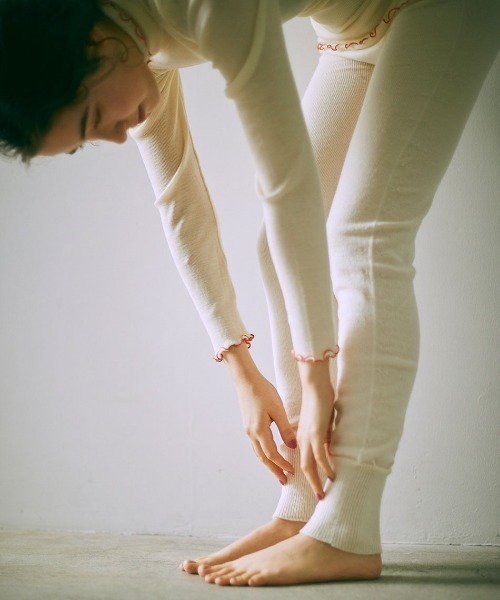 me.(ミードット)の「【 me. / ミードット 】merino washable wool タートルネック me-23309 HPI(ニット/セーター・レディース・イエロー/ベージュ/ライトブルー/グレイッシュベージュ/アイボリー/オフホワイト/チャコール・FREE)」の18枚目の写真