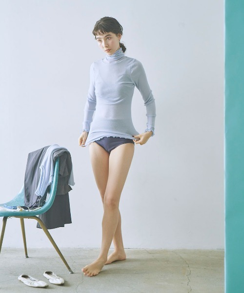 me.(ミードット)の「【 me. / ミードット 】merino washable wool タートルネック me-23309 HPI(ニット/セーター・レディース・イエロー/ベージュ/ライトブルー/グレイッシュベージュ/アイボリー/オフホワイト/チャコール・FREE)」の19枚目の写真