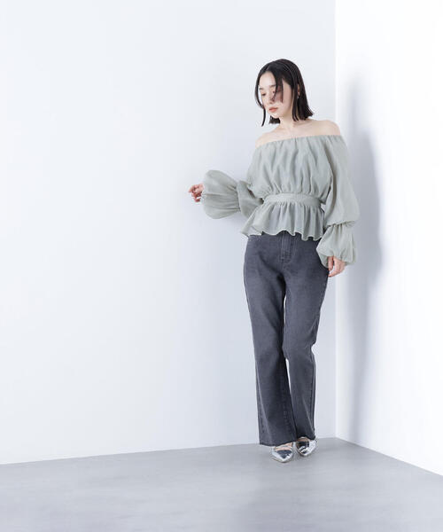 NATURAL BEAUTY BASIC（ナチュラルビューティーベーシック）の「◇ハイライズフレアデニムパンツ（デニムパンツ・レディース・ブラック/ブルー・X-SMALL/SMALL/MEDIUM）」の9枚目の写真