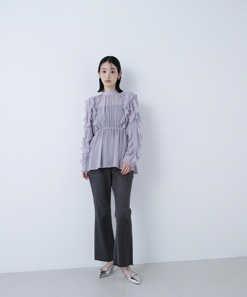 NATURAL BEAUTY BASIC（ナチュラルビューティーベーシック）の「◇ハイライズフレアデニムパンツ（デニムパンツ・レディース・ブラック/ブルー・X-SMALL/SMALL/MEDIUM）」の11枚目の写真