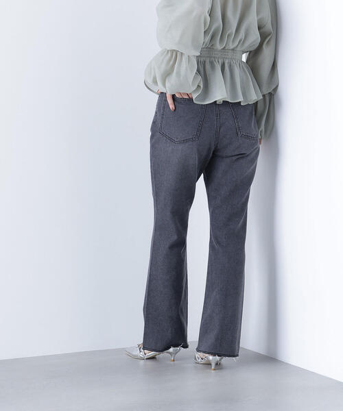 NATURAL BEAUTY BASIC（ナチュラルビューティーベーシック）の「◇ハイライズフレアデニムパンツ（デニムパンツ・レディース・ブラック/ブルー・X-SMALL/SMALL/MEDIUM）」の17枚目の写真