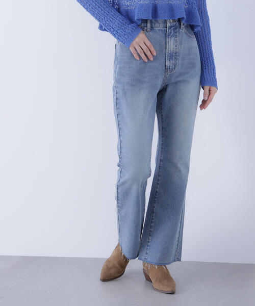 NATURAL BEAUTY BASIC（ナチュラルビューティーベーシック）の「◇ハイライズフレアデニムパンツ（デニムパンツ・レディース・ブラック/ブルー・X-SMALL/SMALL/MEDIUM）」の21枚目の写真