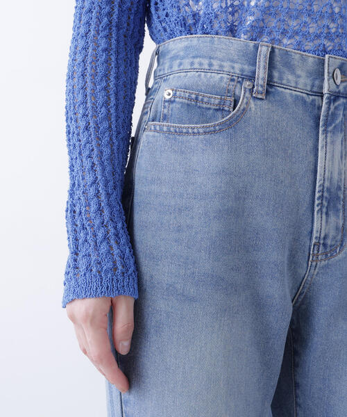 NATURAL BEAUTY BASIC（ナチュラルビューティーベーシック）の「◇ハイライズフレアデニムパンツ（デニムパンツ・レディース・ブラック/ブルー・X-SMALL/SMALL/MEDIUM）」の3枚目の写真