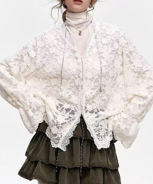 AsRiRe(アスリレイ)の「ジャカード織り × 透かしディテールシャツ(シャツ/ブラウス・レディース・アイボリー・M)」の2枚目の写真