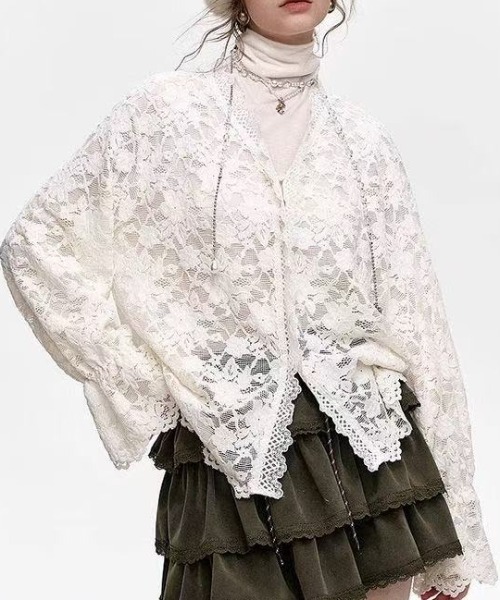 AsRiRe(アスリレイ)の「ジャカード織り × 透かしディテールシャツ(シャツ/ブラウス・レディース・アイボリー・M)」の3枚目の写真