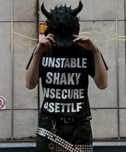 ESC STUDIO(イーエスシースタジオ)の「【ESC STUDIO】quadruple shaky hoodie / 【イーエスシースタジオ】クアドルプルシャイキーロゴフード付き半袖Tシャツ(Tシャツ/カットソー・メンズ・ホワイト/ブラック/ホワイト×ブラック・ONE SIZE)」の3枚目の写真