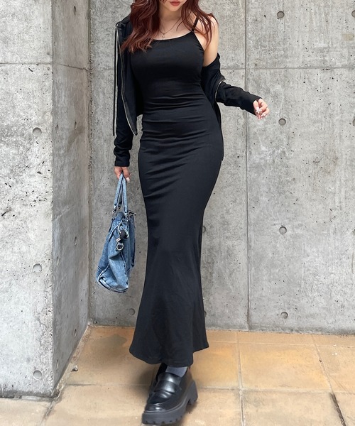 ROGER AND RAW(ロジャーアンドロウ)の「【セットアップ/2点セット】キャミロングワンピース&ジップパーカーセット(ワンピース・レディース・ブラック/グレー・FREE)」の8枚目の写真