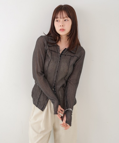 Bab(バブ)の「ウェーブメロウホックシャツトップス(シャツ/ブラウス・レディース・ブラウン/チャコールグレー/アイボリー・FREE)」の1枚目の写真