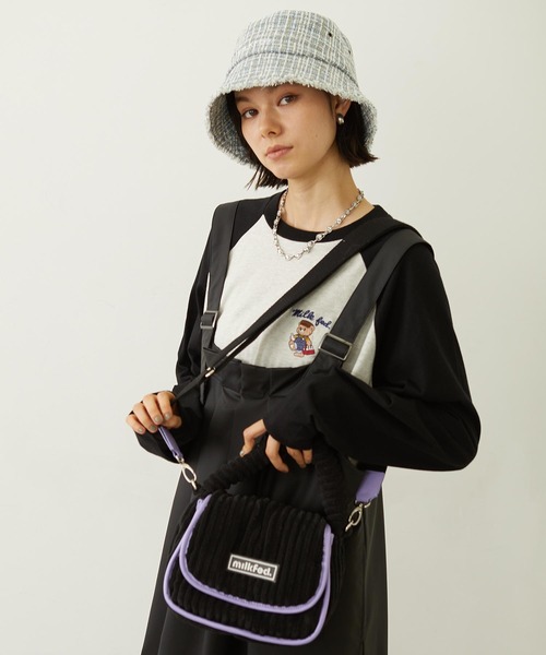 MILKFED.（ミルクフェド）の「CORDUROY PIPING BAG（ショルダーバッグ・レディース・ブラック/レッド/パープル・ONE SIZE）」の9枚目の写真