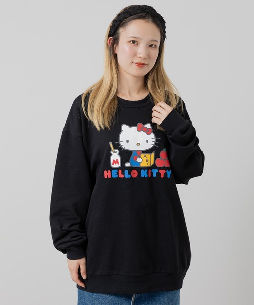 sanrio(サンリオ)の「〈サンリオ〉ハローキティ/裏毛トレーナー(スウェット・レディース・ブラック/ホワイト・LARGE/MEDIUM)」の2枚目の写真