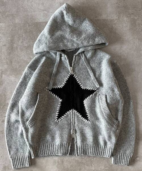 FFEIN（フェイン）の「【FFEIN（フェイン）】エクアドル風ヘビーニットジップアップ / ニット ダブルジップ ジップパーカー 短丈 フーディ（パーカー・メンズ・A/アッシュグレー・SMALL/MEDIUM/LARGE）」の7枚目の写真