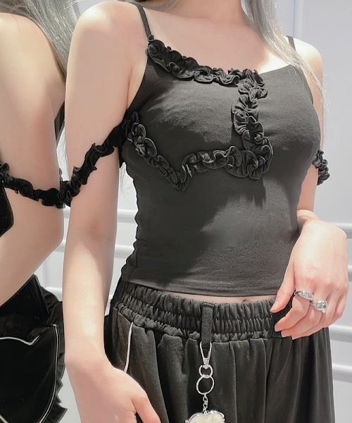 lilLilly（リルリリー）の「スターフリルキャミソール（キャミソール・レディース・ブラック/ホワイト/グレー・FREE）」の3枚目の写真